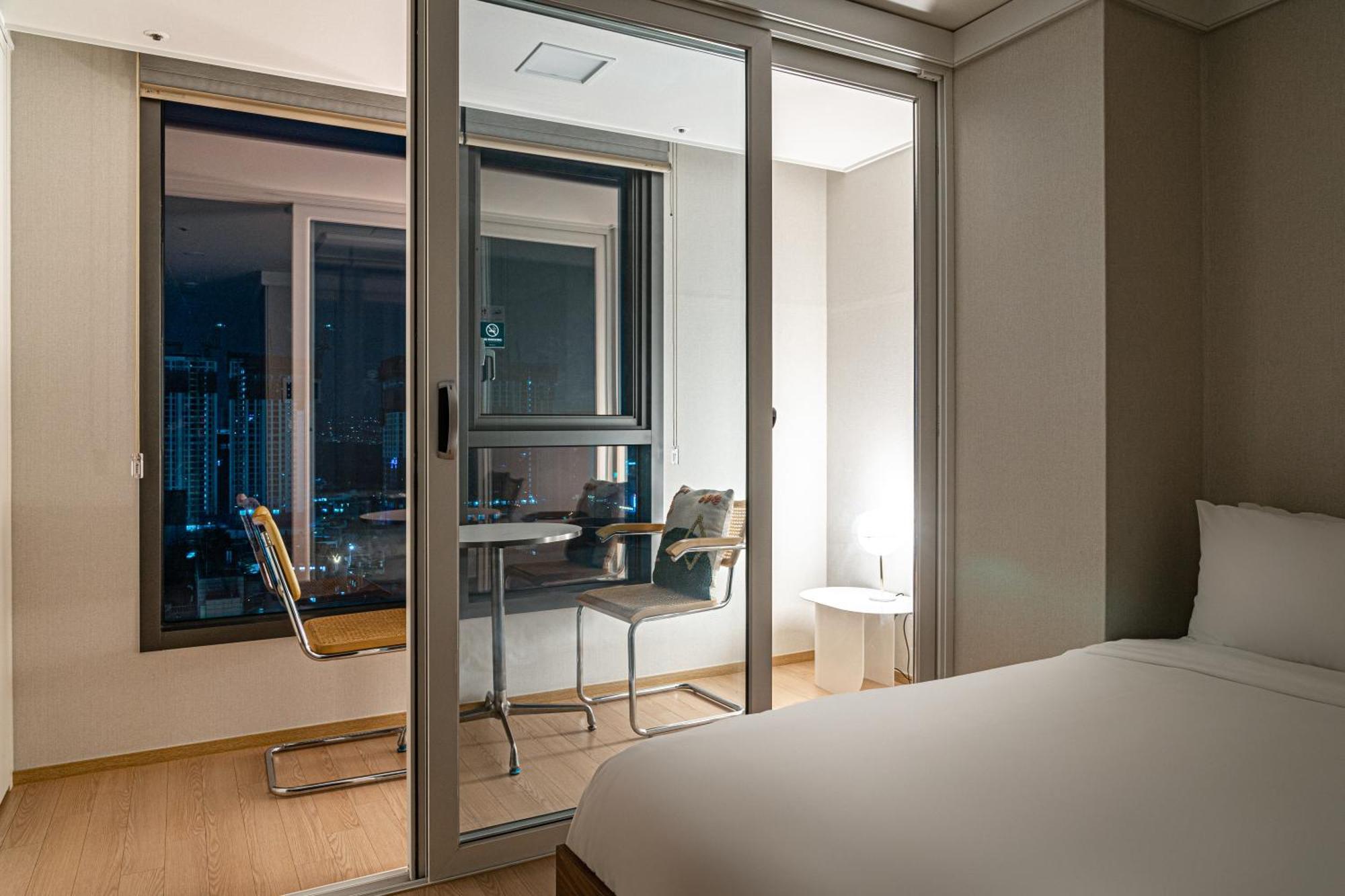 Urbanstay Myeongdong Seoul Exterior photo