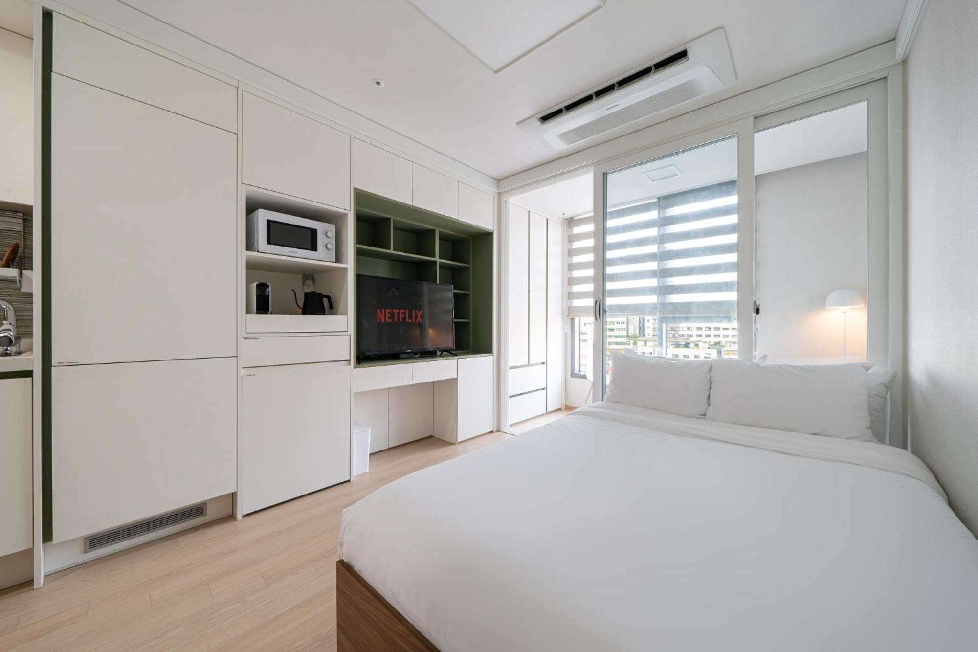 Urbanstay Myeongdong Seoul Exterior photo